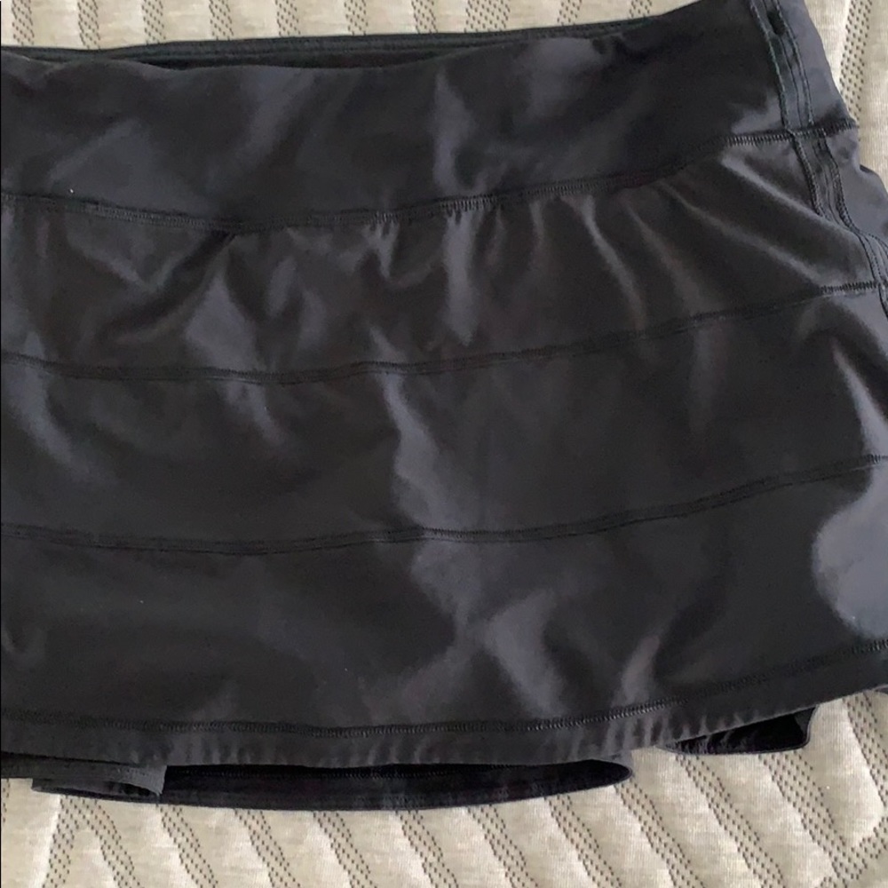 Lululemon size 10 skirt pace
